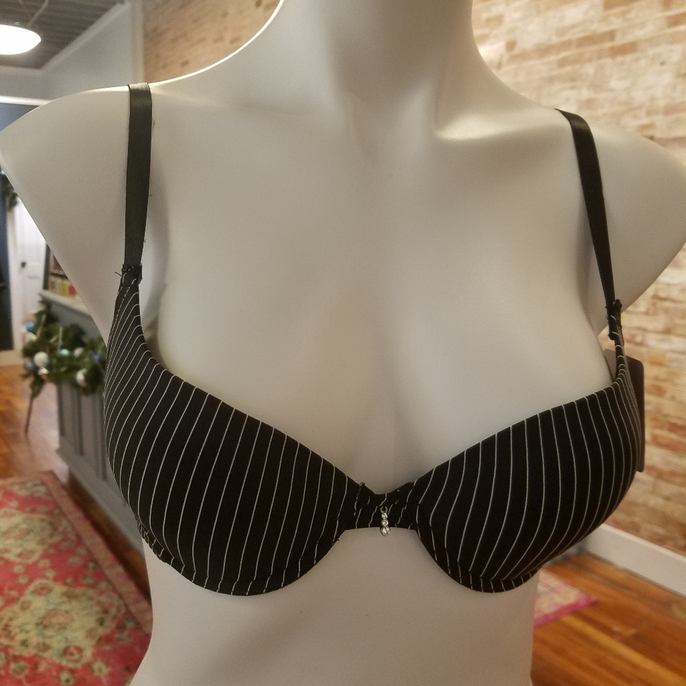 NWT - Black & White Pinstripe Bra & Thong Set - Picture 3 of 7